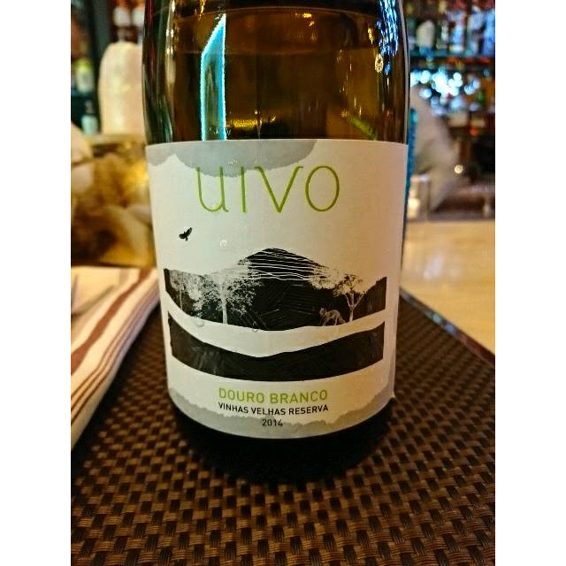 Folias de Baco 'Uivo' Vinhas Velhas Reserva BrancoFolias de Baco 'Uivo' Vinhas Velhas Reserva Branco